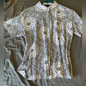 black & white paisley print button up